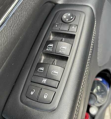 Черный Джип Гранд Чероки, объемом двигателя 3.6 л и пробегом 165 тыс. км за 19000 $, фото 9 на Automoto.ua