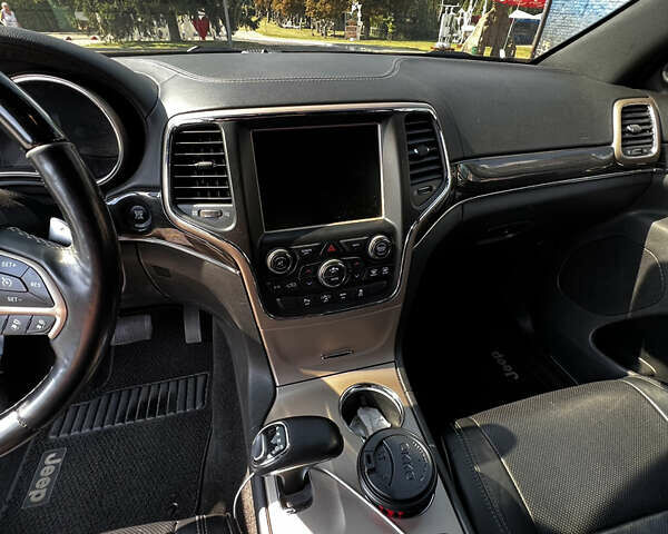 Чорний Джип Grand Cherokee, об'ємом двигуна 2.99 л та пробігом 220 тис. км за 15000 $, фото 19 на Automoto.ua