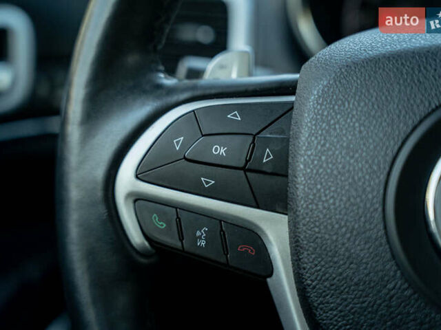 Джип Гранд Чероки 2016 в Черновцах на Automoto.ua Черный Джип Гранд Чероки, объемом двигателя 2.99 л и пробегом 89 тыс. км за 33500 $, фото 24 на Automoto.ua