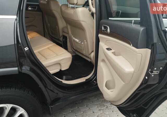 Джип Гранд Чероки 2016 в Киеве на Automoto.ua Черный Джип Гранд Чероки, объемом двигателя 3.6 л и пробегом 121 тыс. км за 22500 $, фото 16 на Automoto.ua