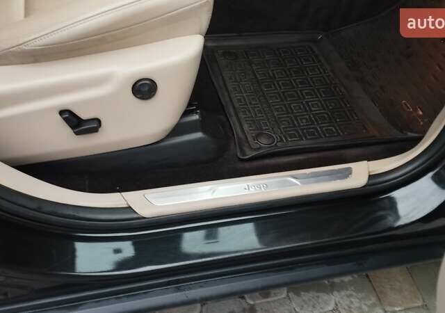 Джип Гранд Чероки 2016 в Киеве на Automoto.ua Черный Джип Гранд Чероки, объемом двигателя 3.6 л и пробегом 121 тыс. км за 22500 $, фото 12 на Automoto.ua