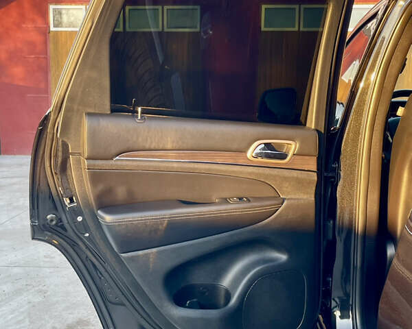 Черный Джип Гранд Чероки, объемом двигателя 2.99 л и пробегом 235 тыс. км за 23999 $, фото 61 на Automoto.ua