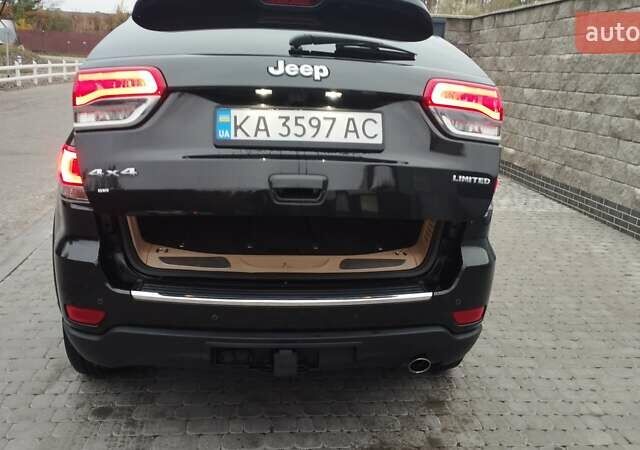Джип Гранд Чероки 2016 в Киеве на Automoto.ua Черный Джип Гранд Чероки, объемом двигателя 3.6 л и пробегом 121 тыс. км за 22500 $, фото 6 на Automoto.ua