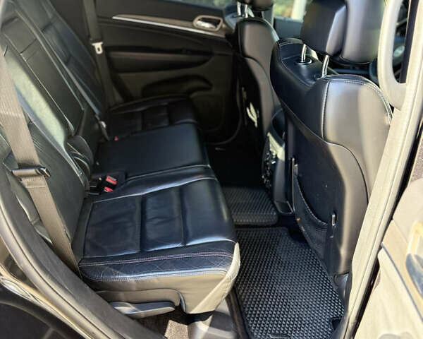 Джип Гранд Чероки 2016 в Киеве на Automoto.ua Черный Джип Гранд Чероки, объемом двигателя 3.6 л и пробегом 139 тыс. км за 23000 $, фото 13 на Automoto.ua