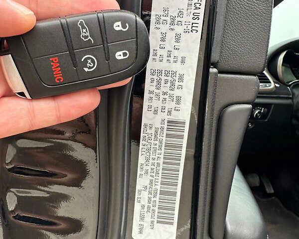 Чорний Джип Grand Cherokee, об'ємом двигуна 5.65 л та пробігом 250 тис. км за 19000 $, фото 13 на Automoto.ua