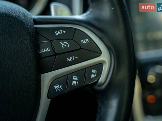 Джип Гранд Чероки 2016 в Черновцах на Automoto.ua Черный Джип Гранд Чероки, объемом двигателя 2.99 л и пробегом 89 тыс. км за 33500 $, фото 25 на Automoto.ua