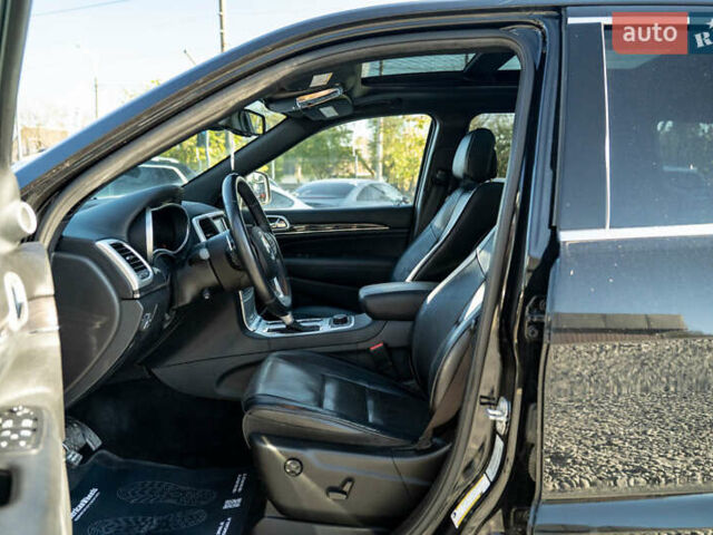 Джип Гранд Чероки 2016 в Черновцах на Automoto.ua Черный Джип Гранд Чероки, объемом двигателя 2.99 л и пробегом 89 тыс. км за 33500 $, фото 17 на Automoto.ua