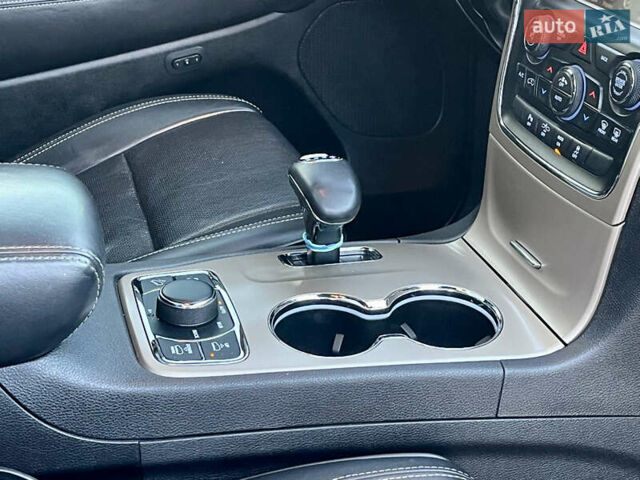 Черный Джип Гранд Чероки, объемом двигателя 2.99 л и пробегом 235 тыс. км за 23999 $, фото 81 на Automoto.ua