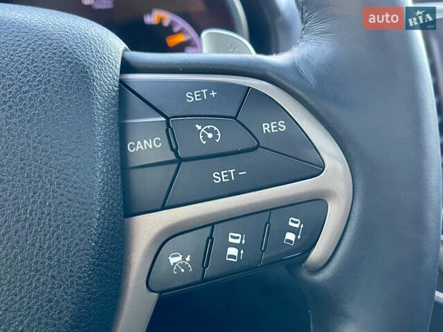 Черный Джип Гранд Чероки, объемом двигателя 2.99 л и пробегом 235 тыс. км за 23999 $, фото 94 на Automoto.ua