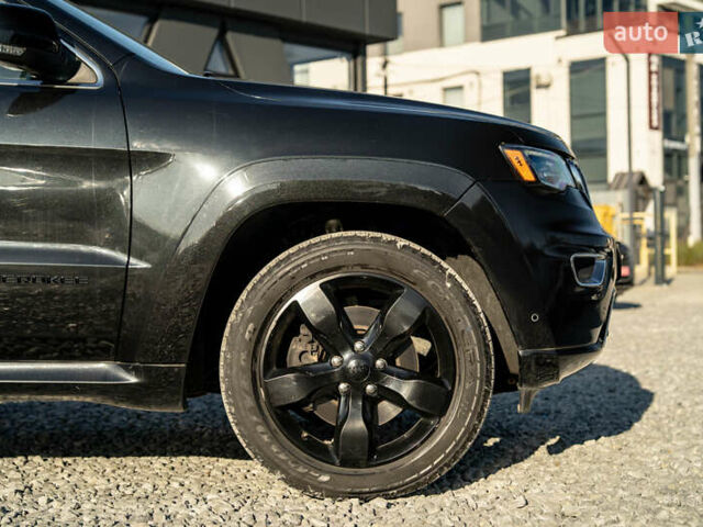 Джип Гранд Чероки 2016 в Черновцах на Automoto.ua Черный Джип Гранд Чероки, объемом двигателя 2.99 л и пробегом 89 тыс. км за 33500 $, фото 15 на Automoto.ua