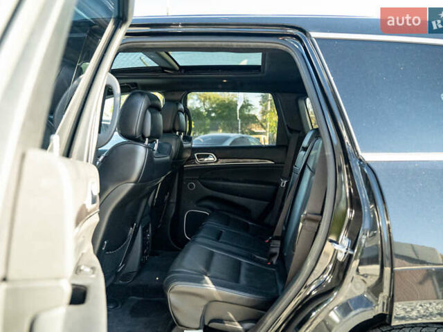 Джип Гранд Чероки 2016 в Черновцах на Automoto.ua Черный Джип Гранд Чероки, объемом двигателя 2.99 л и пробегом 89 тыс. км за 33500 $, фото 34 на Automoto.ua