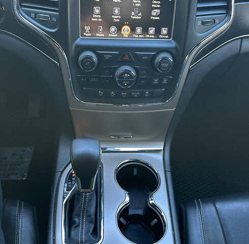 Джип Гранд Чероки 2016 в Киеве на Automoto.ua Черный Джип Гранд Чероки, объемом двигателя 3.6 л и пробегом 139 тыс. км за 23000 $, фото 27 на Automoto.ua