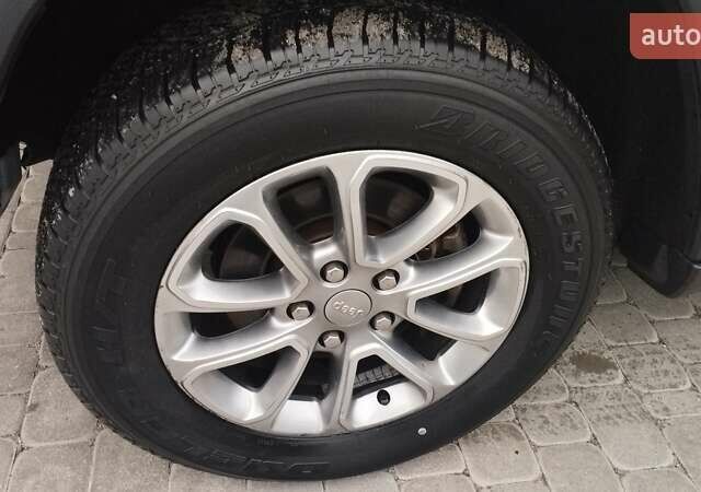 Джип Гранд Чероки 2016 в Киеве на Automoto.ua Черный Джип Гранд Чероки, объемом двигателя 3.6 л и пробегом 121 тыс. км за 22500 $, фото 17 на Automoto.ua