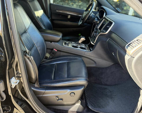 Джип Гранд Чероки 2016 в Киеве на Automoto.ua Черный Джип Гранд Чероки, объемом двигателя 3.6 л и пробегом 139 тыс. км за 23000 $, фото 11 на Automoto.ua