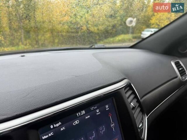 Джип Гранд Чероки 2017 в Виннице на Automoto.ua Черный Джип Гранд Чероки, объемом двигателя 3.6 л и пробегом 126 тыс. км за 27000 $, фото 7 на Automoto.ua