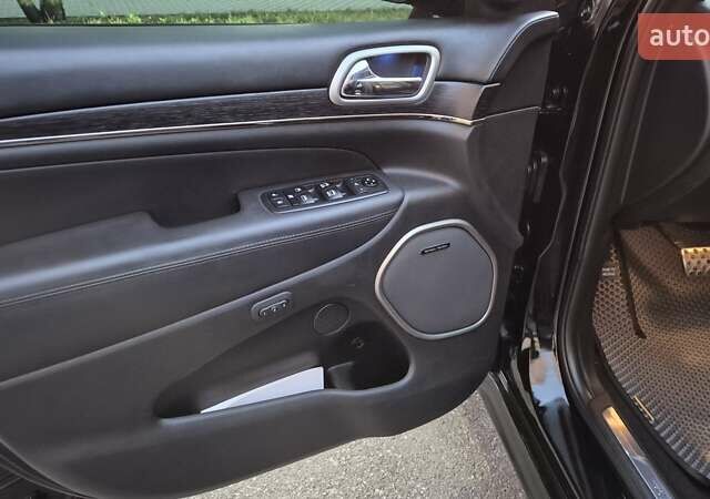 Черный Джип Гранд Чероки, объемом двигателя 3.6 л и пробегом 94 тыс. км за 36250 $, фото 7 на Automoto.ua