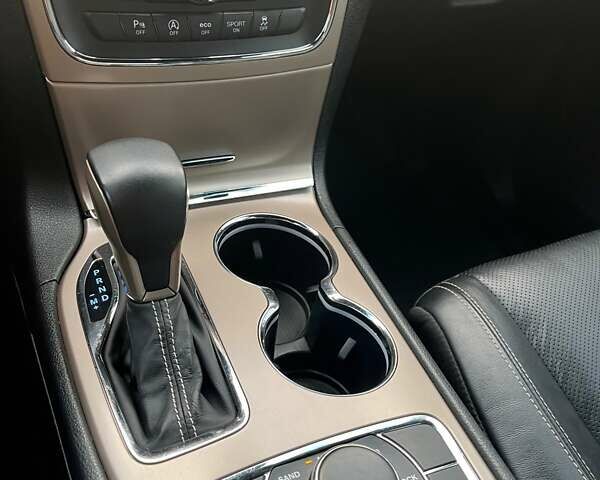 Чорний Джип Grand Cherokee, об'ємом двигуна 3.6 л та пробігом 260 тис. км за 20800 $, фото 12 на Automoto.ua
