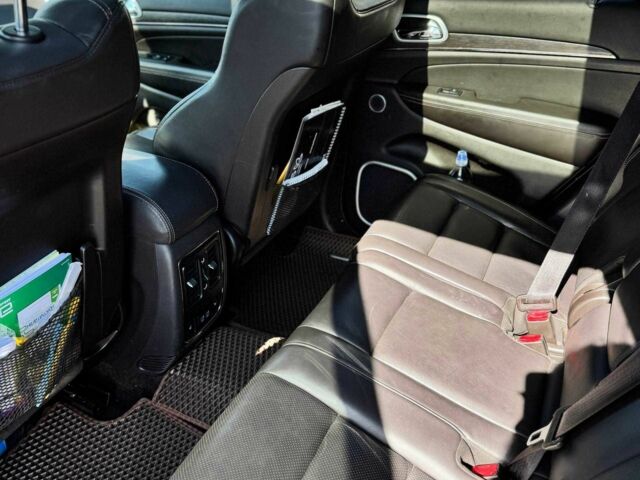 Чорний Джип Grand Cherokee, об'ємом двигуна 3 л та пробігом 119 тис. км за 32999 $, фото 14 на Automoto.ua