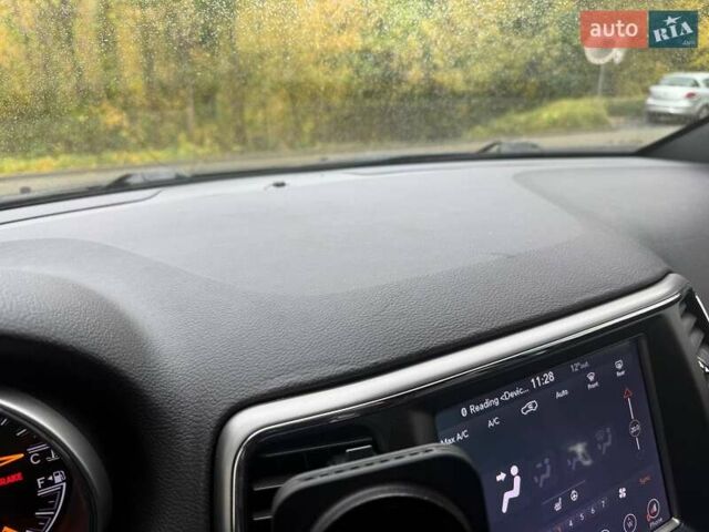 Джип Гранд Чероки 2017 в Виннице на Automoto.ua Черный Джип Гранд Чероки, объемом двигателя 3.6 л и пробегом 126 тыс. км за 27000 $, фото 8 на Automoto.ua