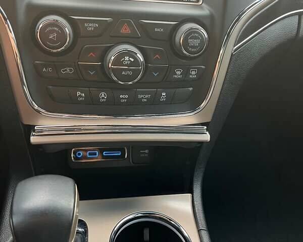 Чорний Джип Grand Cherokee, об'ємом двигуна 3.6 л та пробігом 260 тис. км за 20800 $, фото 11 на Automoto.ua