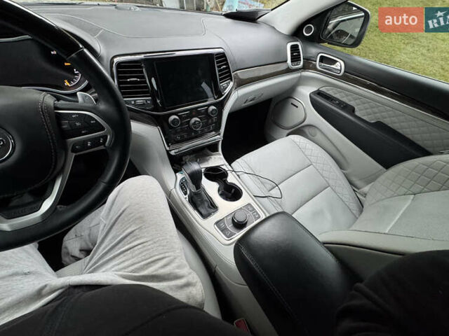 Черный Джип Гранд Чероки, объемом двигателя 5.65 л и пробегом 86 тыс. км за 35000 $, фото 20 на Automoto.ua