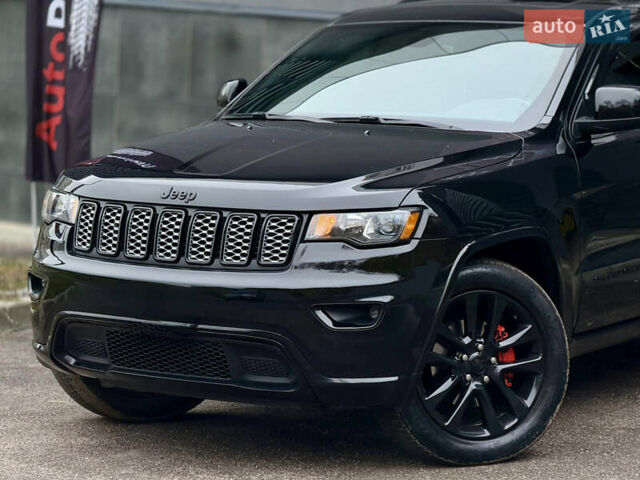 Черный Джип Гранд Чероки, объемом двигателя 3.6 л и пробегом 104 тыс. км за 26000 $, фото 1 на Automoto.ua