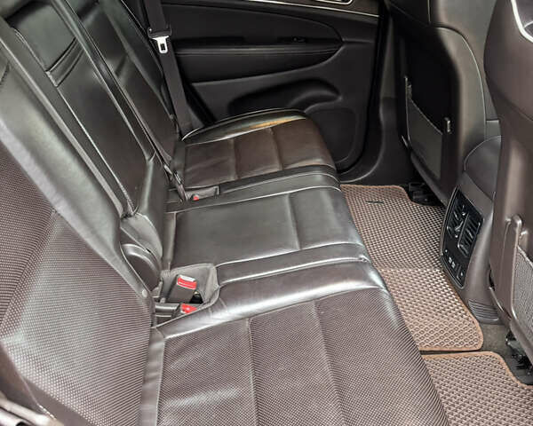 Черный Джип Гранд Чероки, объемом двигателя 2.99 л и пробегом 147 тыс. км за 30000 $, фото 10 на Automoto.ua