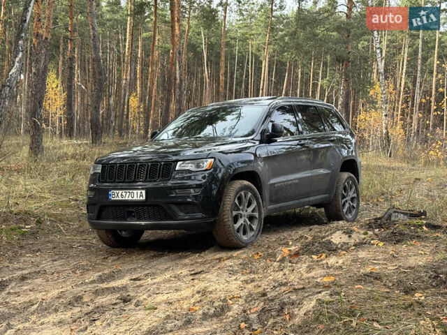 Черный Джип Гранд Чероки, объемом двигателя 5.65 л и пробегом 86 тыс. км за 35000 $, фото 2 на Automoto.ua