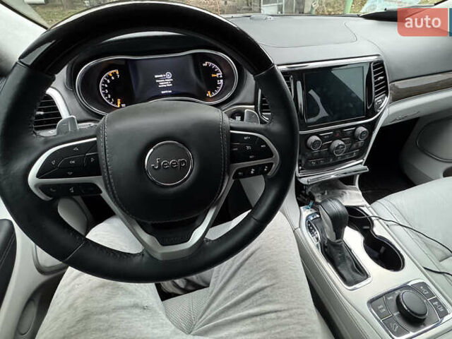 Черный Джип Гранд Чероки, объемом двигателя 5.65 л и пробегом 86 тыс. км за 35000 $, фото 21 на Automoto.ua