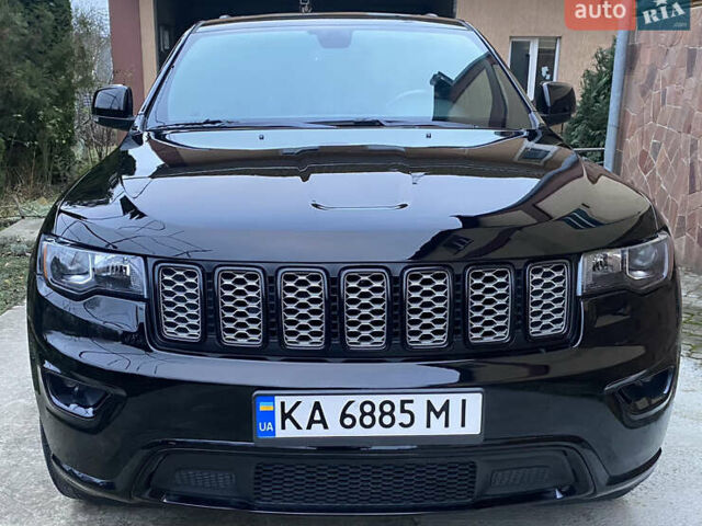 Черный Джип Гранд Чероки, объемом двигателя 3.6 л и пробегом 63 тыс. км за 21800 $, фото 1 на Automoto.ua
