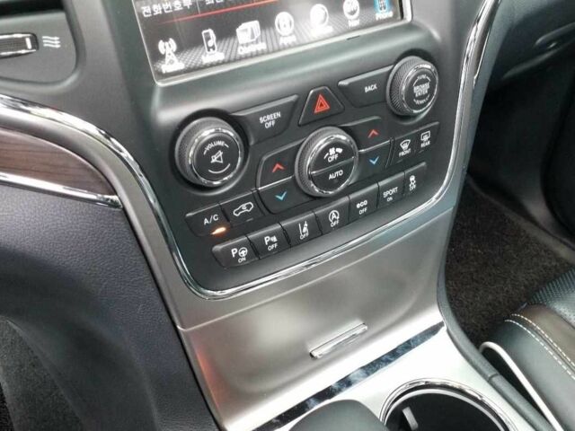 Черный Джип Гранд Чероки, объемом двигателя 0 л и пробегом 117 тыс. км за 14000 $, фото 10 на Automoto.ua