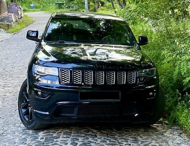 Джип Гранд Чероки 2018 в Киеве на Automoto.ua Черный Джип Гранд Чероки, объемом двигателя 3.6 л и пробегом 126 тыс. км за 24999 $, фото 9 на Automoto.ua