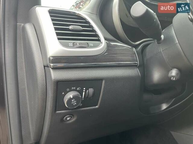 Чорний Джип Grand Cherokee, об'ємом двигуна 3 л та пробігом 100 тис. км за 29999 $, фото 44 на Automoto.ua