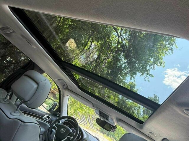 Черный Джип Гранд Чероки, объемом двигателя 3 л и пробегом 66 тыс. км за 33900 $, фото 5 на Automoto.ua