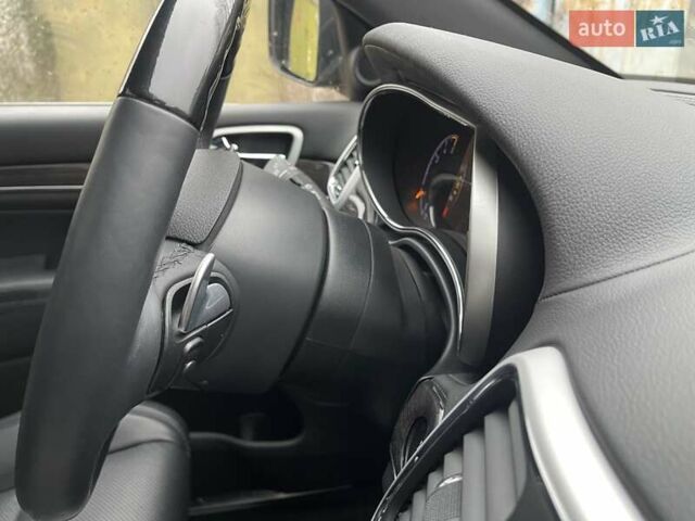 Чорний Джип Grand Cherokee, об'ємом двигуна 3 л та пробігом 100 тис. км за 29999 $, фото 171 на Automoto.ua