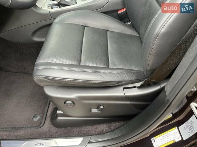 Чорний Джип Grand Cherokee, об'ємом двигуна 3 л та пробігом 100 тис. км за 29999 $, фото 72 на Automoto.ua