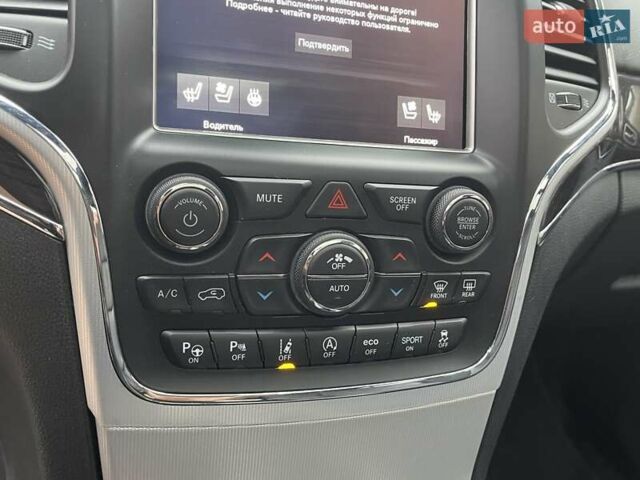 Чорний Джип Grand Cherokee, об'ємом двигуна 3 л та пробігом 100 тис. км за 29999 $, фото 56 на Automoto.ua