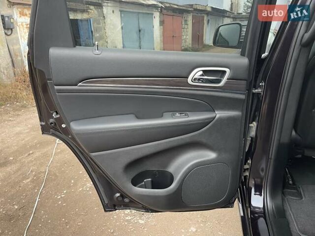 Чорний Джип Grand Cherokee, об'ємом двигуна 3 л та пробігом 100 тис. км за 29999 $, фото 197 на Automoto.ua