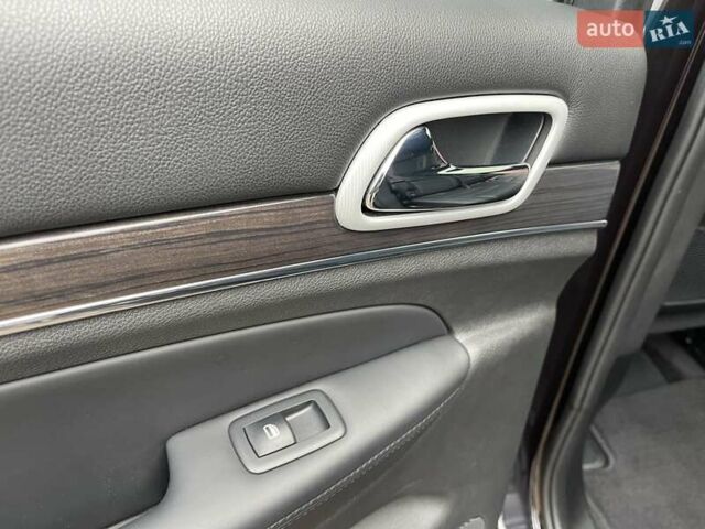 Чорний Джип Grand Cherokee, об'ємом двигуна 3 л та пробігом 100 тис. км за 29999 $, фото 198 на Automoto.ua