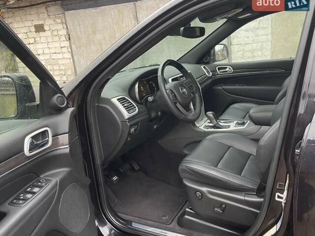 Чорний Джип Grand Cherokee, об'ємом двигуна 3 л та пробігом 100 тис. км за 29999 $, фото 86 на Automoto.ua