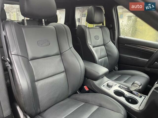 Чорний Джип Grand Cherokee, об'ємом двигуна 3 л та пробігом 100 тис. км за 29999 $, фото 165 на Automoto.ua
