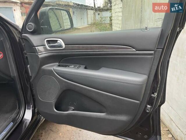 Чорний Джип Grand Cherokee, об'ємом двигуна 3 л та пробігом 100 тис. км за 29999 $, фото 140 на Automoto.ua