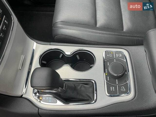 Чорний Джип Grand Cherokee, об'ємом двигуна 3 л та пробігом 100 тис. км за 29999 $, фото 54 на Automoto.ua