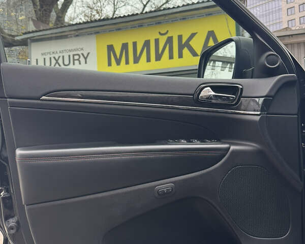 Чорний Джип Grand Cherokee, об'ємом двигуна 3.6 л та пробігом 111 тис. км за 26800 $, фото 13 на Automoto.ua