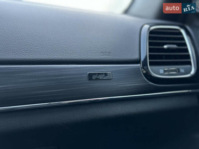 Джип Гранд Чероки 2020 в Полтаве на Automoto.ua Черный Джип Гранд Чероки, объемом двигателя 3.61 л и пробегом 73 тыс. км за 29000 $, фото 27 на Automoto.ua