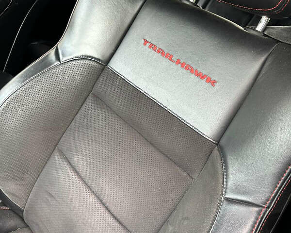 Черный Джип Гранд Чероки, объемом двигателя 3.6 л и пробегом 200 тыс. км за 26500 $, фото 13 на Automoto.ua