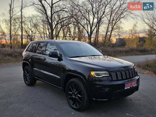 Черный Джип Гранд Чероки, объемом двигателя 3.6 л и пробегом 131 тыс. км за 26300 $, фото 1 на Automoto.ua