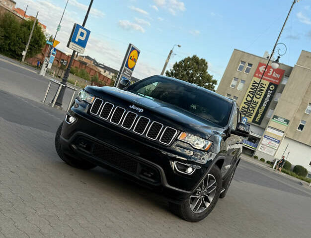Джип Гранд Чероки 2020 в Тернополе на Automoto.ua Черный Джип Гранд Чероки, объемом двигателя 3.6 л и пробегом 40 тыс. км за 30500 $, фото 5 на Automoto.ua