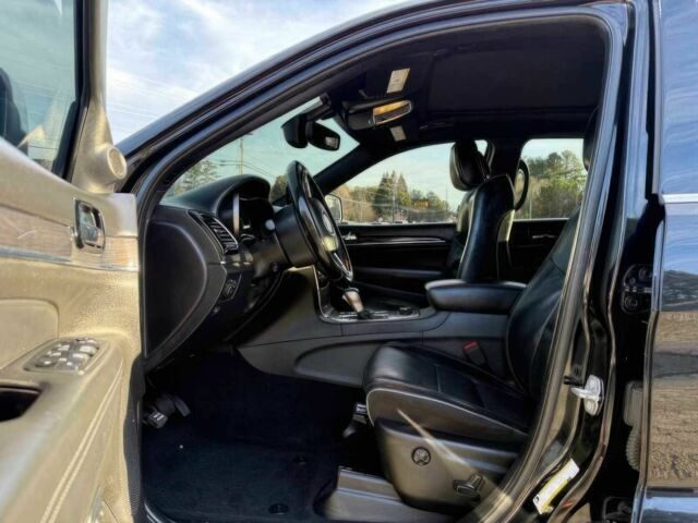 Чорний Джип Grand Cherokee, об'ємом двигуна 5.7 л та пробігом 31 тис. км за 12000 $, фото 8 на Automoto.ua