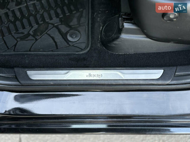 Джип Гранд Чероки 2020 в Полтаве на Automoto.ua Черный Джип Гранд Чероки, объемом двигателя 3.61 л и пробегом 73 тыс. км за 29000 $, фото 28 на Automoto.ua